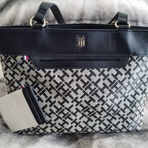 Tommy purse